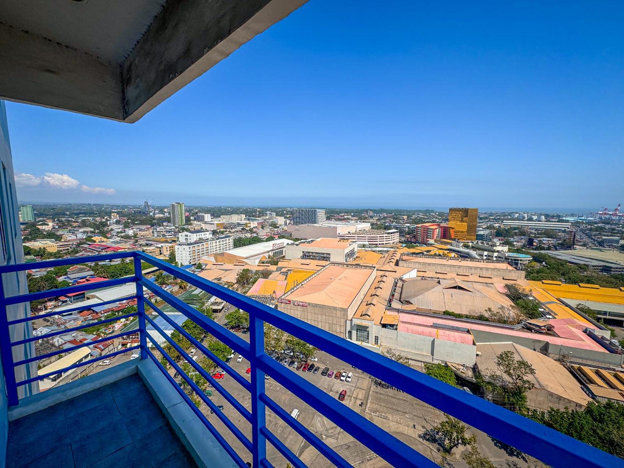 The Loop 2Br Fully Furnished Corner Unit W Balcony Lejlighed Cagayan de Oro Eksteriør billede
